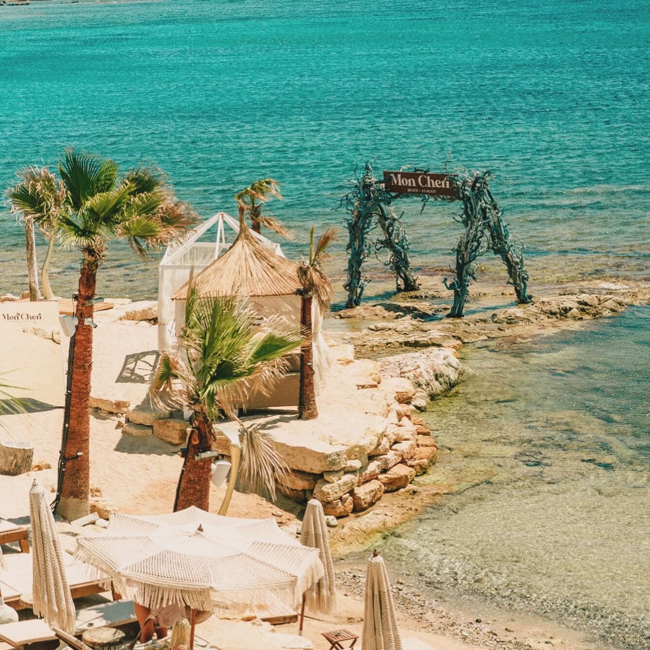 Moncheri Beach